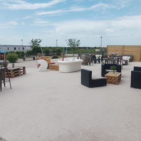 Mobil Home Le Galland De Dugny Onzain Exterior foto